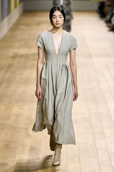 Look 35